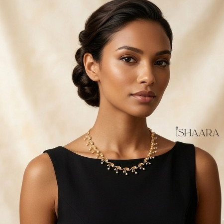 Serenelle Gold Pearl Wave Necklace